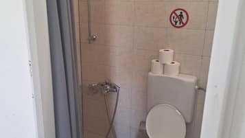 Towels, soap, shampoo, toilet paper