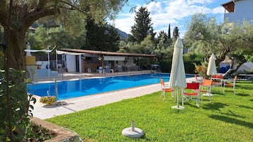 Seasonal outdoor pool