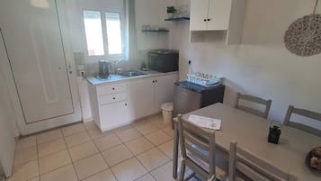 Kahden hengen standard-huone, kaupunkinäköala | Yksityinen keittiö