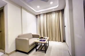 Room - Cozzet Royale (Kanpur)