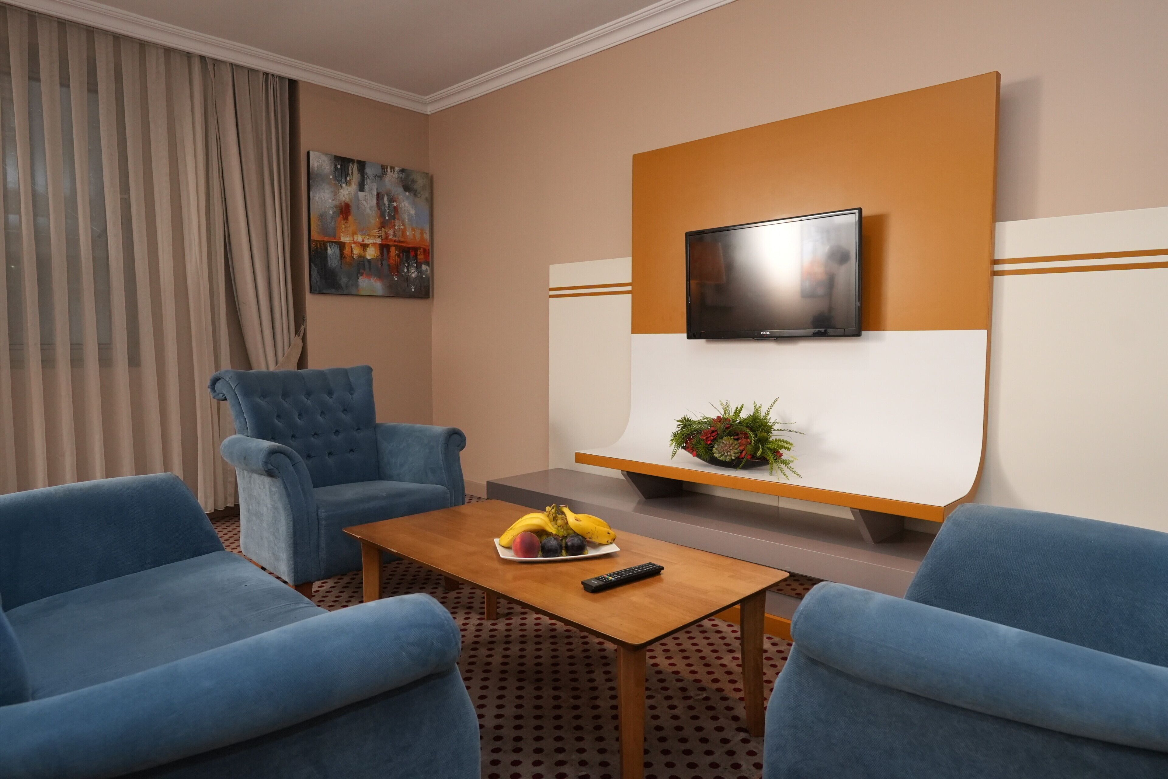 Family Room, City View | Living area