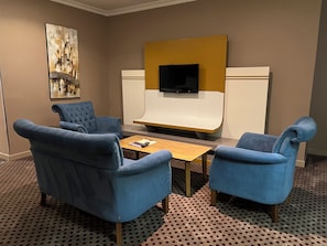 Executive-Doppelzimmer, Stadtblick | Wohnbereich