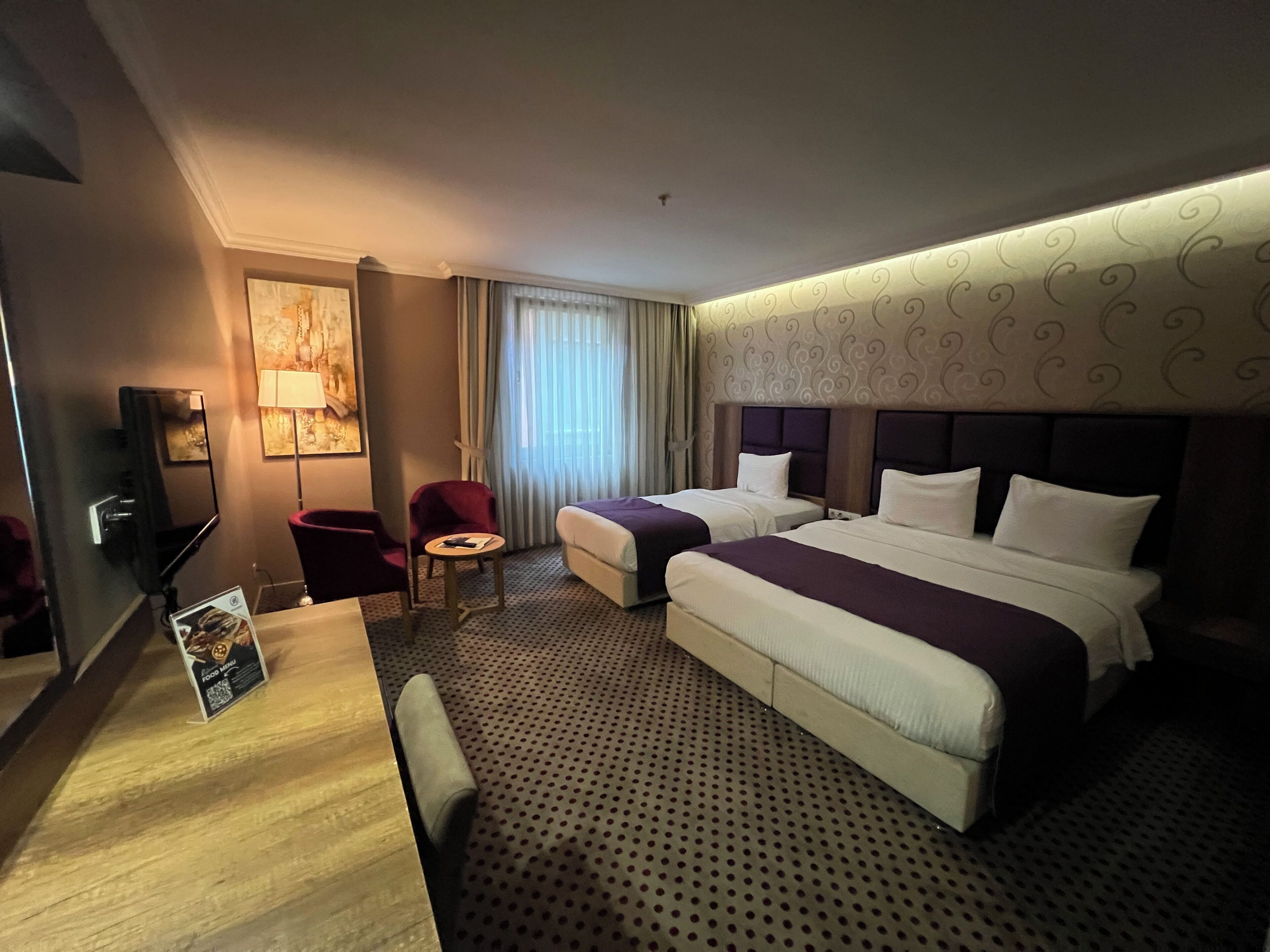 Superior Double Room, City View | Meja, ruang kerja komputer riba, Wi-fi percuma 
