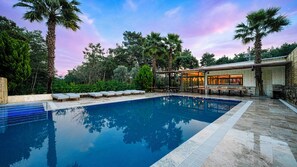 Außenpool (je nach Saison geöffnet)