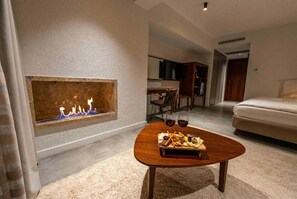 غرفة ديلوكس مزدوجة - بشرفة - منظر للجبل | المنشأة من الداخل