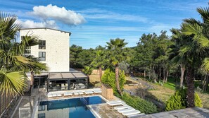 บริเวณภายนอก