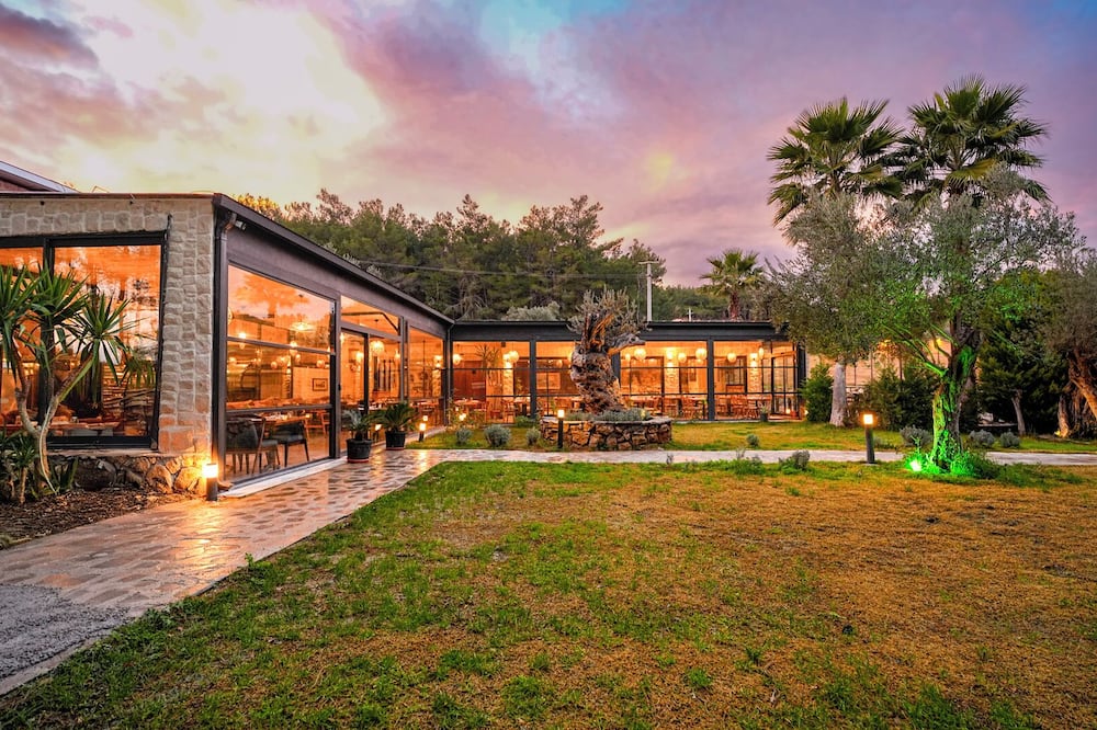 Garrya Romo Hotel