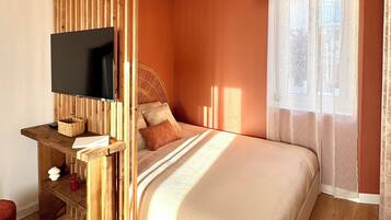 BĂŒgeleisen/BĂŒgelbrett, WLAN, BettwĂ€sche