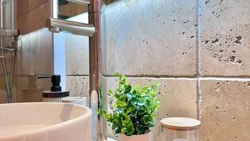 風筒、提供毛巾、番梘、廁紙