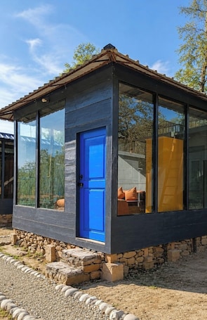 Deluxe Cabin, Mountain View | Free WiFi, bed sheets. The Soul Stop by evaddo