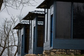 Free WiFi, bed sheets - The Soul Stop by evaddo (Aut)