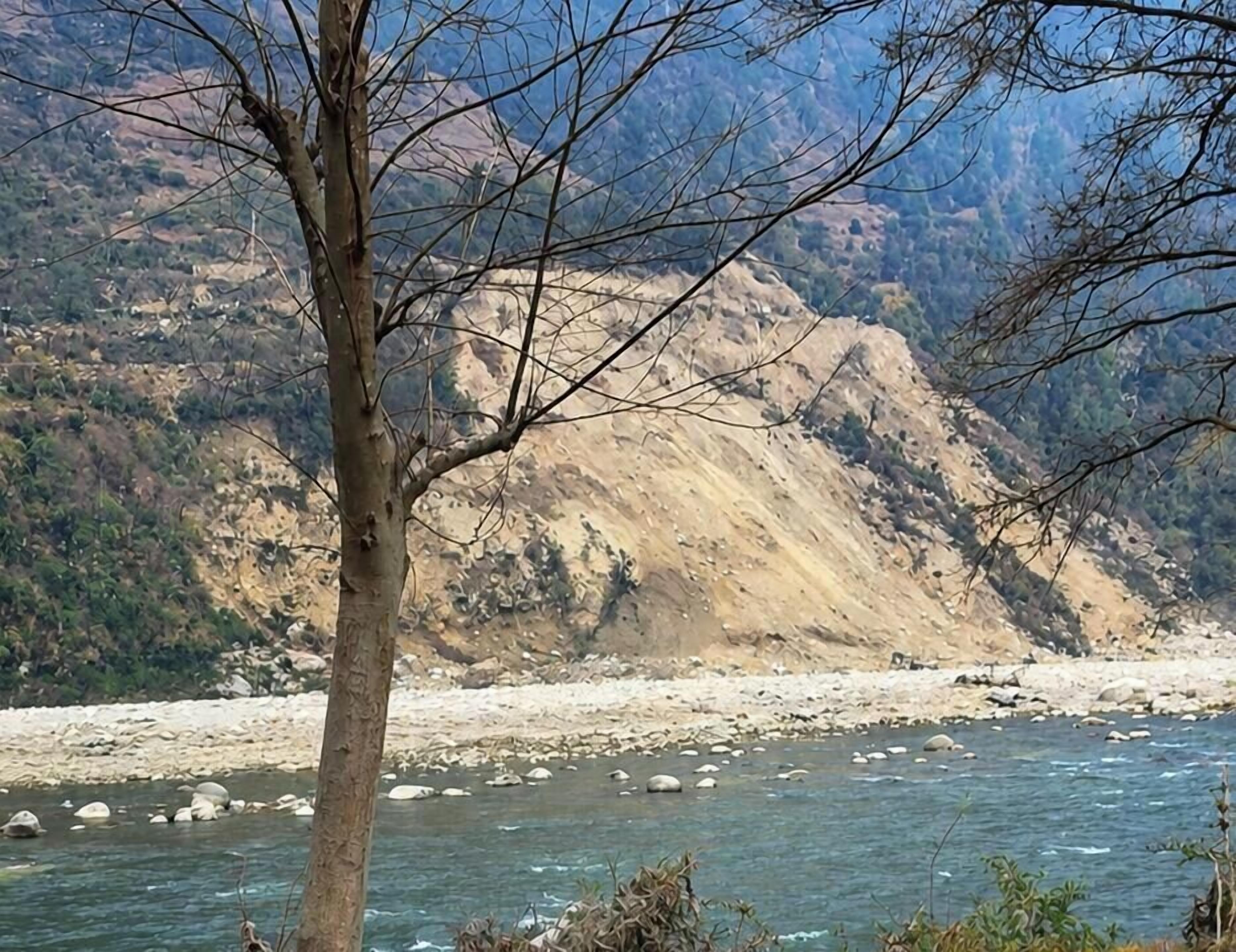 Pemandangan danau