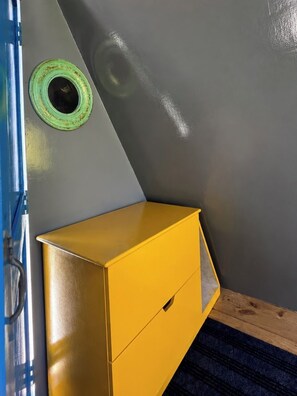 Free WiFi, bed sheets - The Soul Stop by evaddo (Aut)