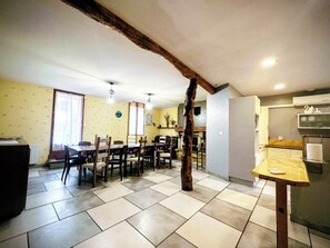 Dining - Gîte La Bastide Saint-Roc Haute Vallée de l'Aude (Antugnac)