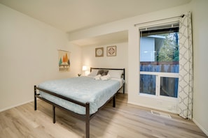 House (4 Bedrooms) | Interior - Duplex Group Getaway 3 Mi to Dtwn Bellevue! (Bellevue)