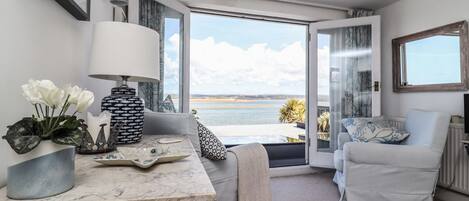 บริเวณนั่งเล่น