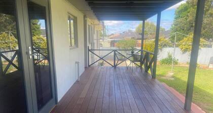 Private 3bed Home With Large Deck Central Location