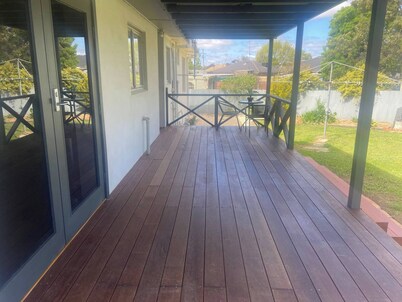 Private 3bed Home With Large Deck Central Location