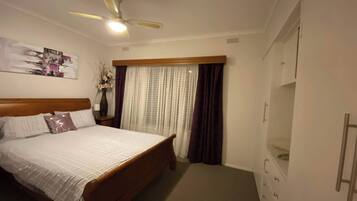 House, 3 Bedrooms, Smoking, Balcony | 3 bedrooms