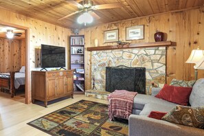 House (3 Bedrooms) | Interior - Lake Chatuge & Mtn Views! Hiawassee Cabin Retreat (Hiawassee)