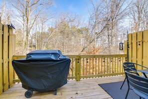 Apartment (2 Bedrooms) | Interior - Family + Dog Friendly! Greenville Townhome w/ Deck (Greenville)