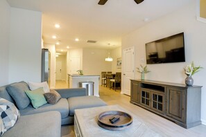 Interior - Family + Dog Friendly! Greenville Townhome w/ Deck (Greenville)