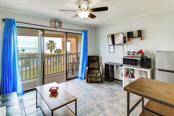 Apartment (1 Bedroom) | Front of property - Steps to North Beach: Gem w/ Ocean-view Balcony! (Corpus Christi)