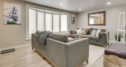 3 Blocks to Lambeau Field! Bright Home w/ Yard