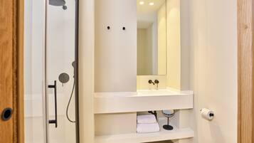 Studio, Balcony | Bathroom | Shower, free toiletries, hair dryer, bathrobes