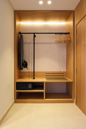 Deluxe Apartment, 1 Bedroom | Wardrobe -  Ocean Drive Málaga (Málaga)