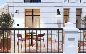 Deluxe Studio, Terrace | In-room safe, laptop workspace, soundproofing, iron/ironing board - Ocean Drive Málaga Residences (Málaga)