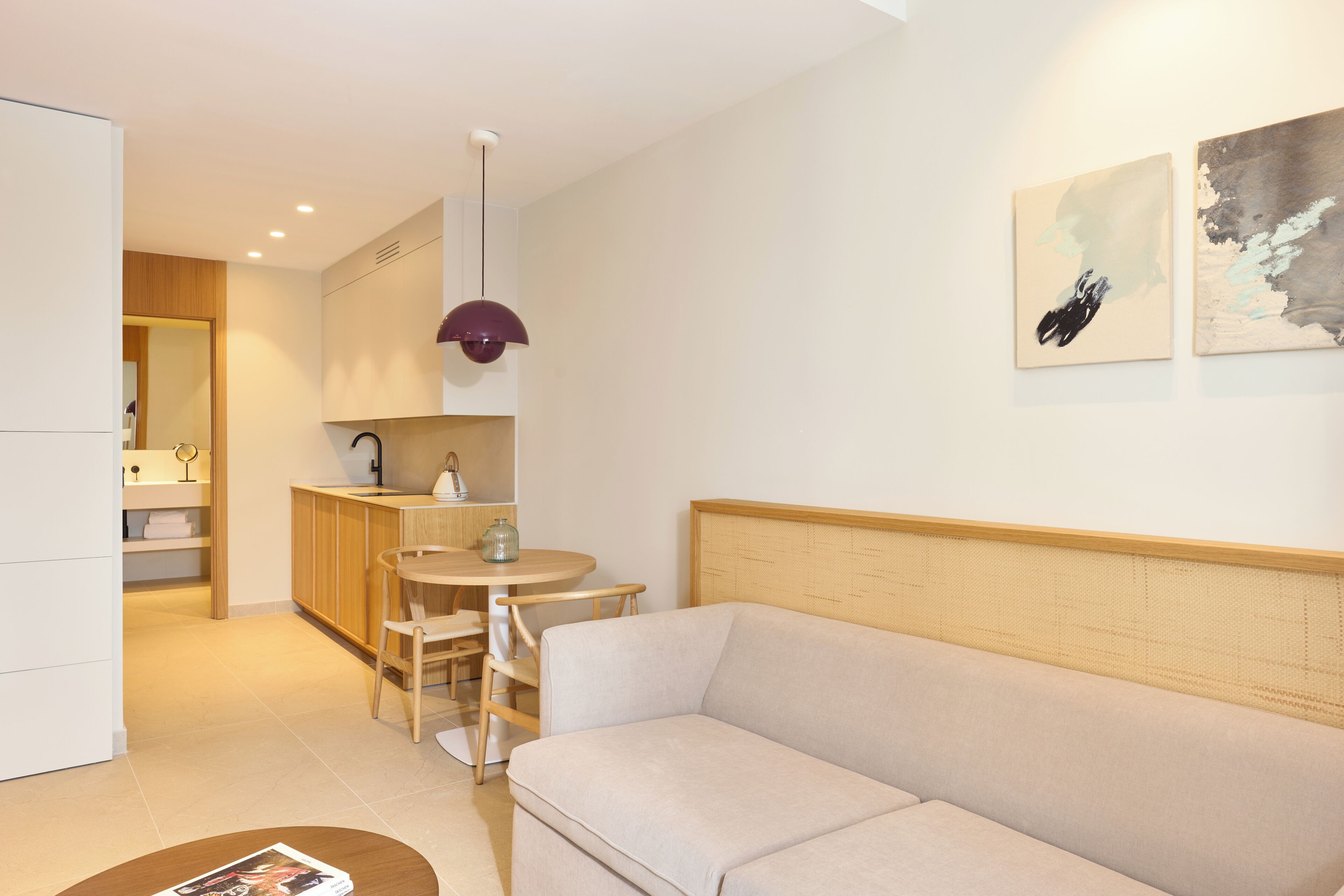 Apartamento luxo, 1 quarto, terraço, vista para a cidade | Cozinha privada | Cafeteira/chaleira, geladeira, micro-ondas, cooktop