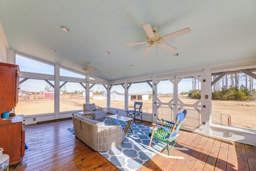 Crystal Coast Family Retreat < 1 Mi to Boat Ramp!