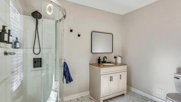 Talo (3 Bedrooms) | Sisätilat