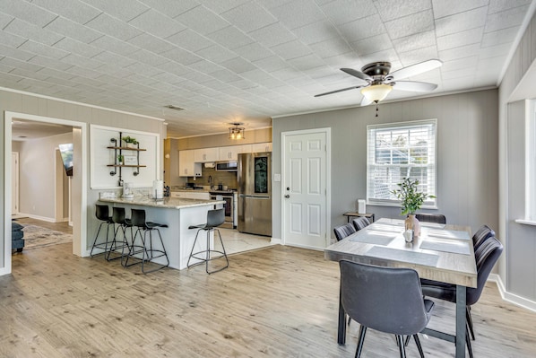 House (3 Bedrooms) | Interior - 4 Mi to NAS Pensacola! Family Getaway w/ Pool (Pensacola)