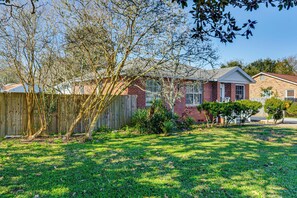 Interior - 4 Mi to NAS Pensacola! Family Getaway w/ Pool (Pensacola)