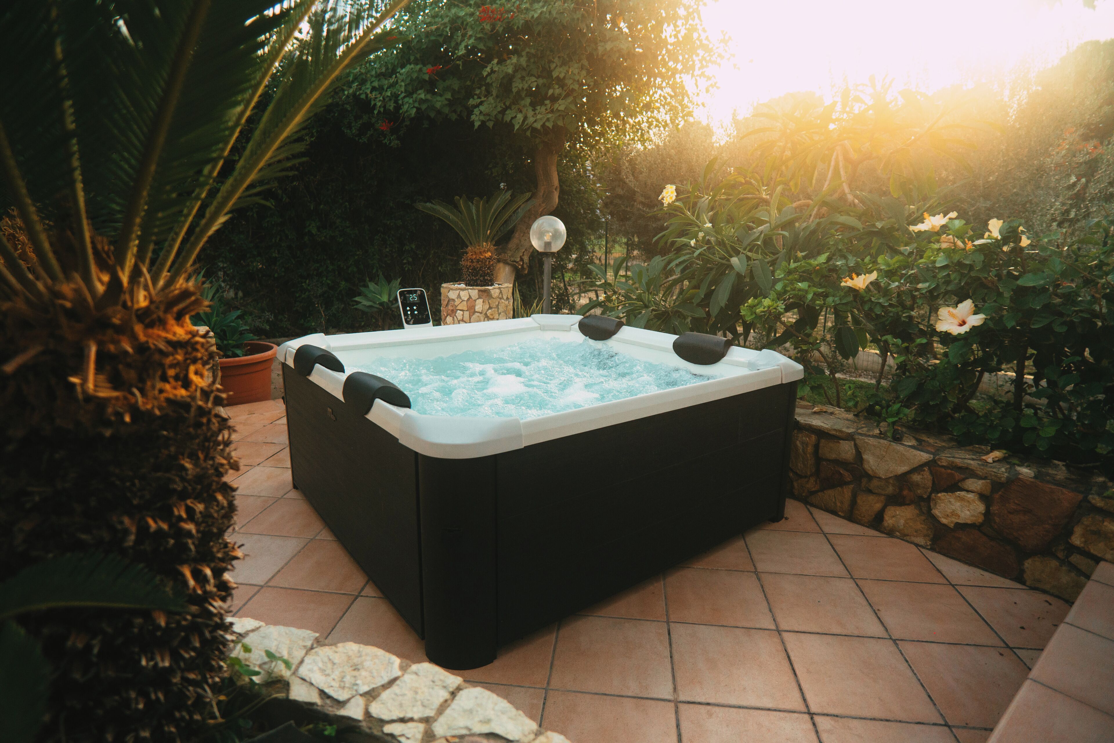 مغطس سبا خارجي