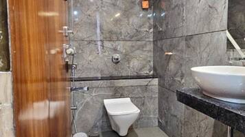 Artículos de tocador gratuitos, toallas, jabón, shampoo