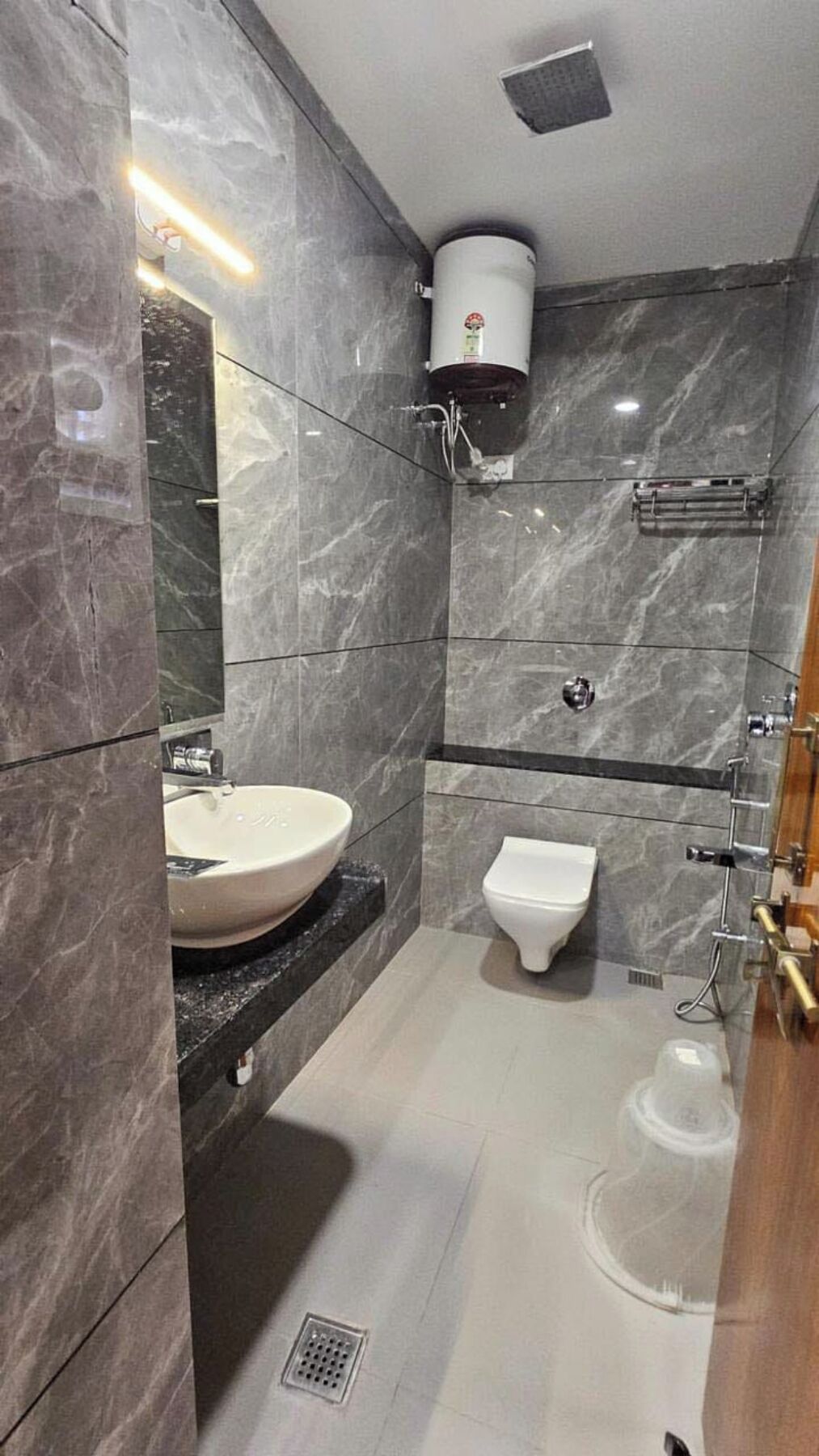 مستلزمات مجانية للعناية الشخصية، مناشف، صابون، شامبو