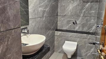 Gratis toiletartikelen, handdoeken, zeep, shampoo