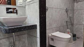 Artículos de tocador gratuitos, toallas, jabón, shampoo