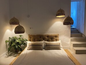 3 bedrooms, free WiFi, bed sheets, wheelchair access