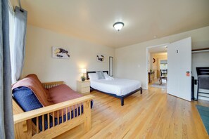 Interior - 6 Mi to Downtown Seattle: Family Home w/ Yard (Seattle)