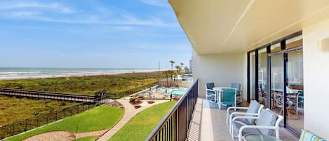 Apartment (3 Bedrooms) | Front of property
