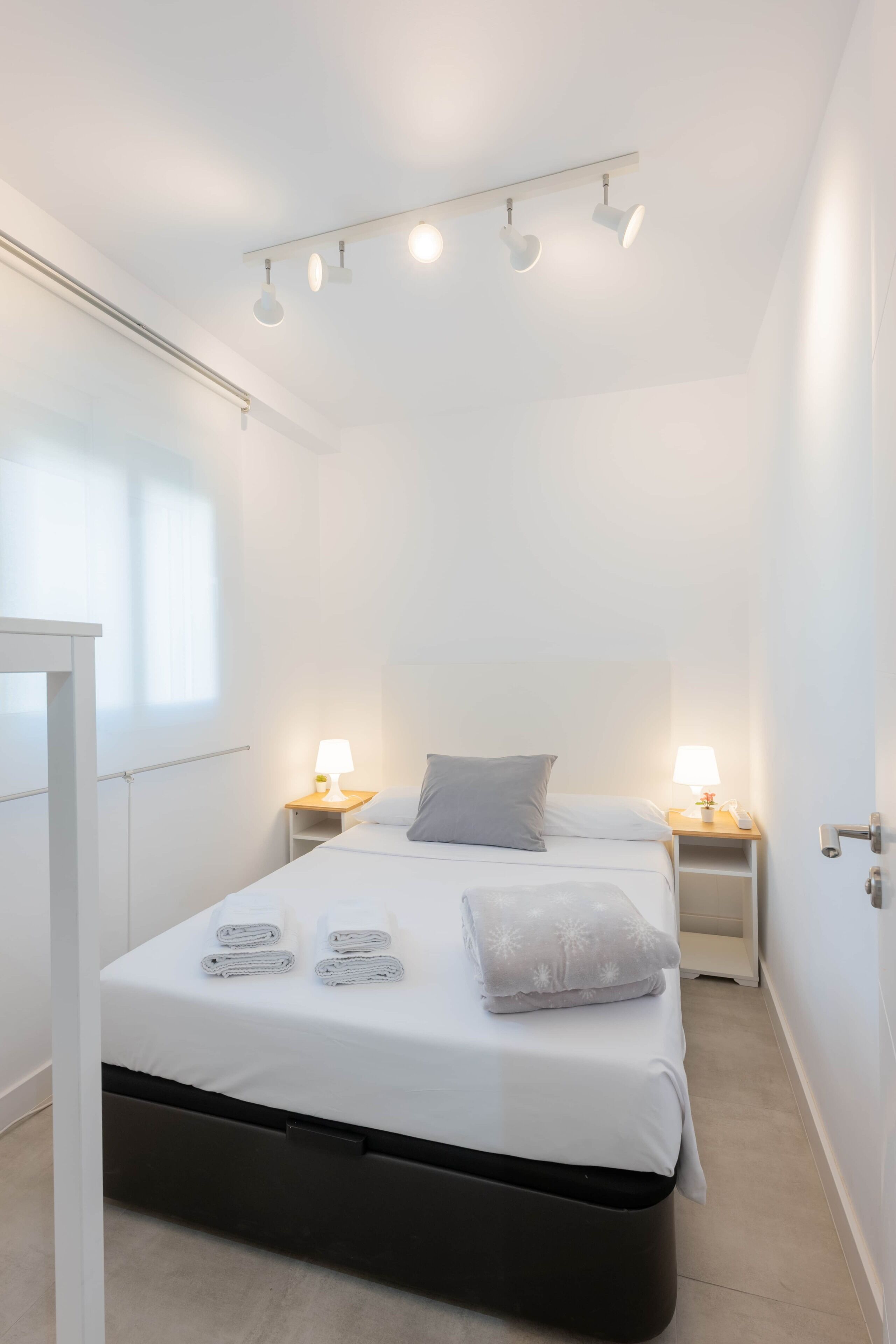 4 slaapkamers, een strijkplank/strijkijzer, wifi, beddengoed