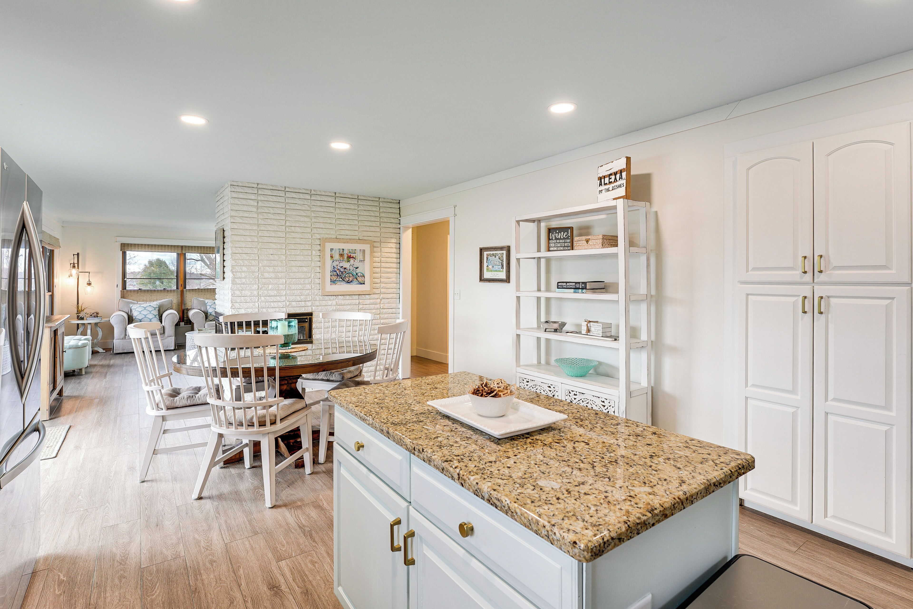 House (3 Bedrooms) | Interior