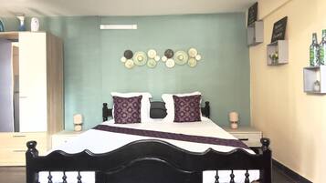 1 habitación, tabla de planchar con plancha, wifi gratis y ropa de cama