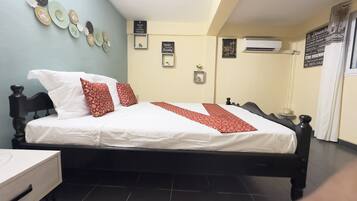 1 habitación, tabla de planchar con plancha, wifi gratis y ropa de cama