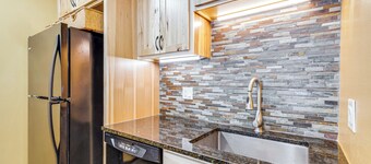 Cozy Condo: Steps to Free Winter Park Shuttle!