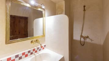 Comfort Double or Twin Room, Patio, Pool View | Bathroom